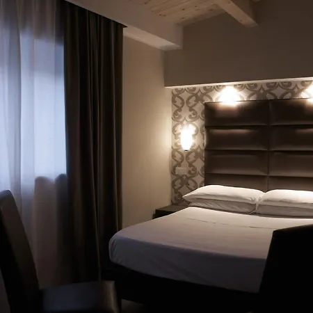 Idueleoni Mhotel Отель 2*
